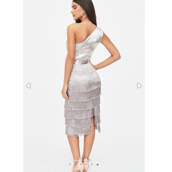 Stunning Lavish Alice dress - Picture 5 of 9